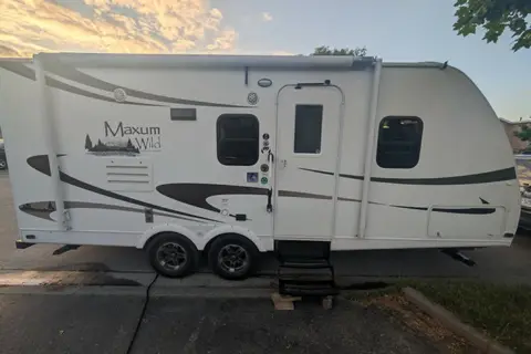 Family Maxum Wild Travel Trailer