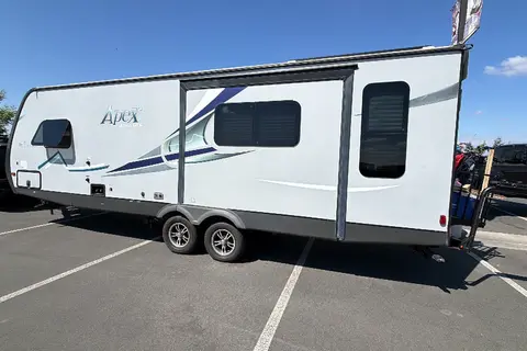 Matt's Coachmen Apex ultralight Travel Trailer