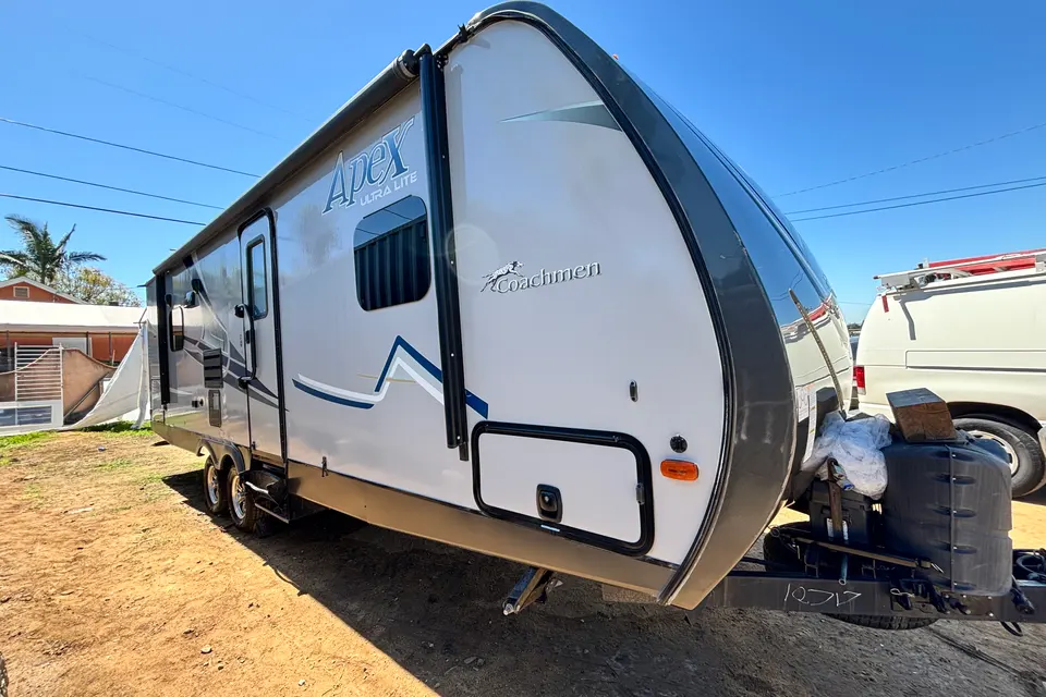 Matt's Coachmen Apex ultralight Travel Trailer