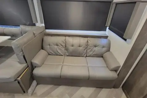 Lindsay’s Easy Camper Lodging - 263BHXL