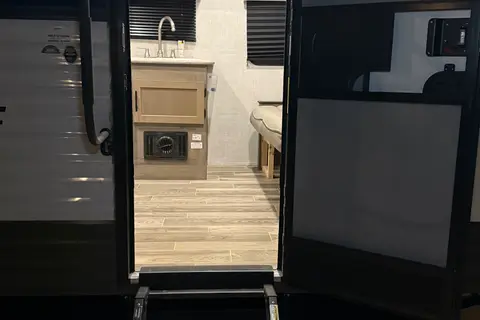 Family Bunkhouse Camper | Sleeps up to 6