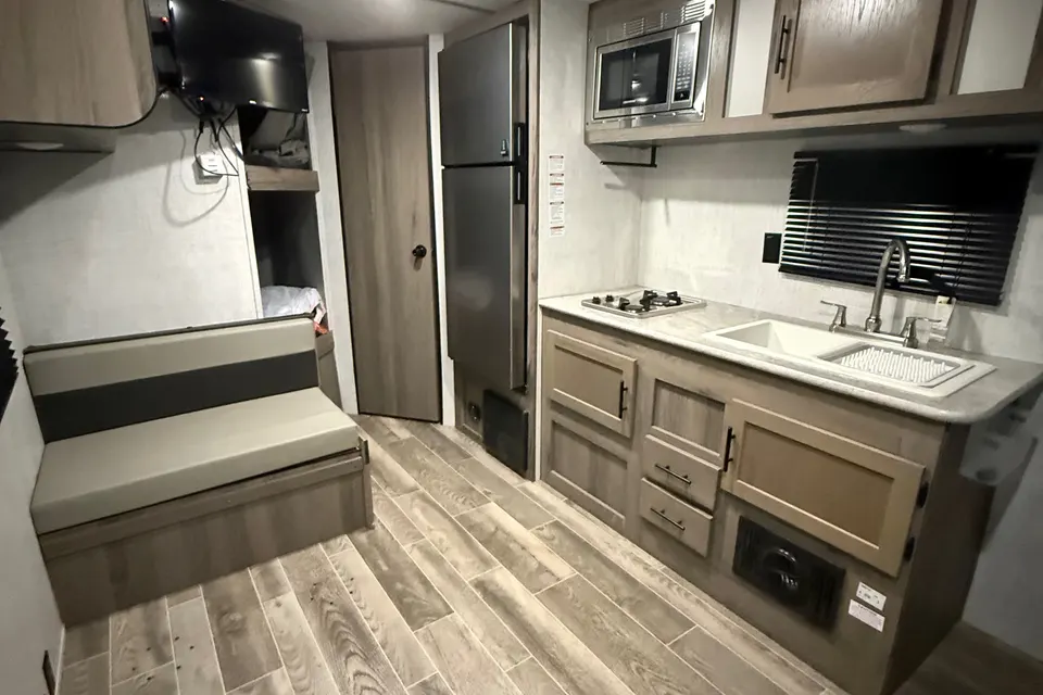 Family Bunkhouse Camper | Sleeps up to 6