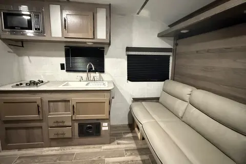 Family Bunkhouse Camper | Sleeps up to 6