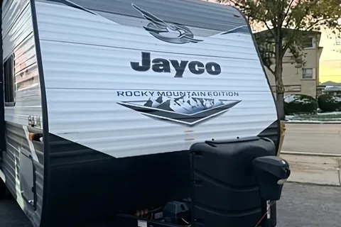 TT2 - 10 Person w/ Bunk- The RV Rental Factory