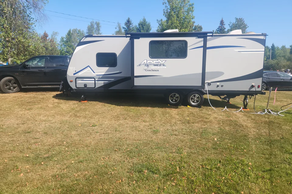 Daniel Coachmen Apex Roulotte