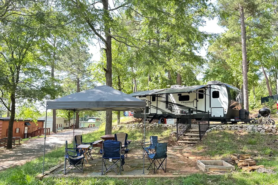 Dennis 's Forest River Flagstaff 27BHWS Travel Trailer