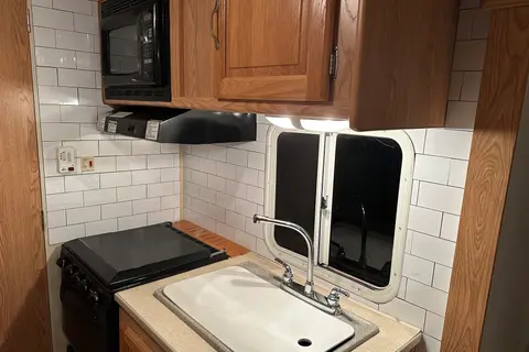 ✨ Garett’s Fully Renovated Forest River Camper • Sleeps 4