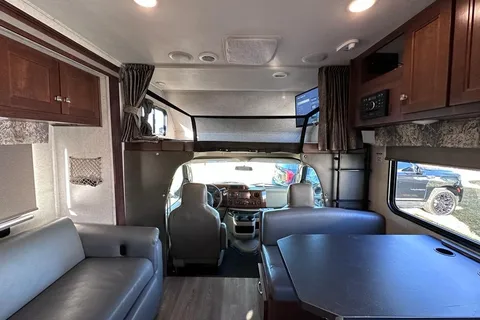ERIC's Forest BEAUTY River Forester 3171DSF Class C
