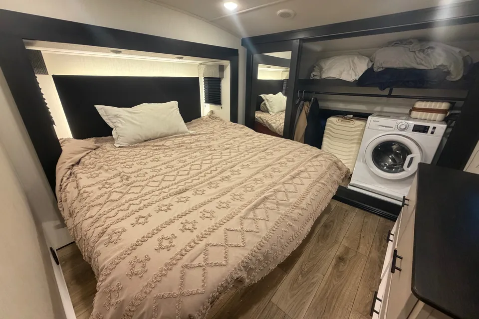 Happy Camper Family Friendly Forest River Sabre Fifth Wheel