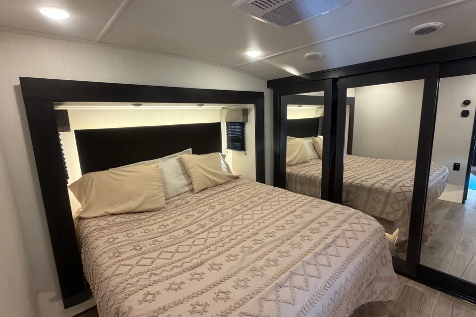 Happy Camper Family Friendly Forest River Sabre Fifth Wheel