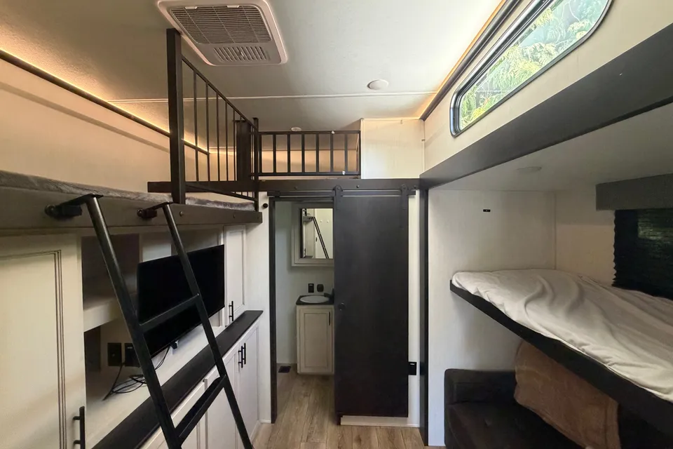 Happy Camper Family Friendly Forest River Sabre Fifth Wheel