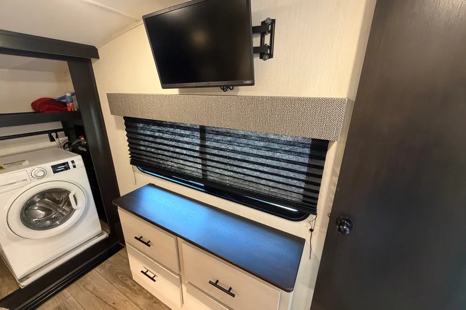 Happy Camper Family Friendly Forest River Sabre Fifth Wheel