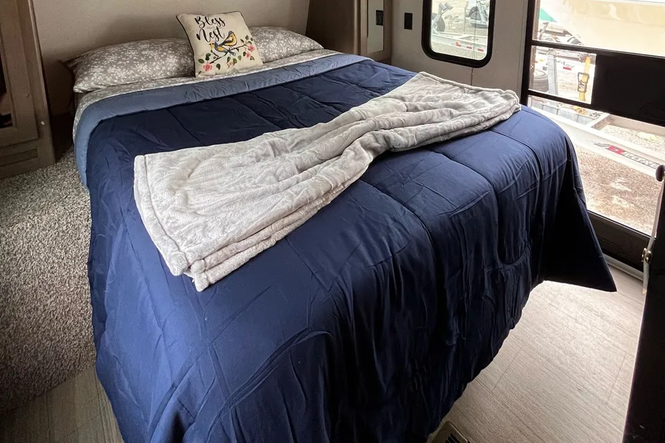 Roberto's Sunset Park RV Sunset super lite Travel Trailer