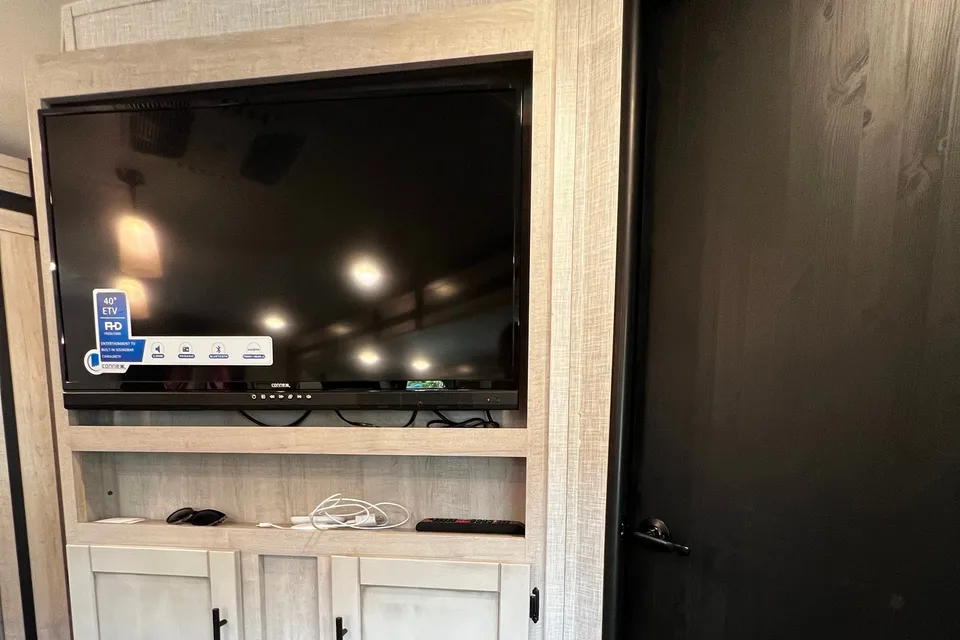 Roberto's Sunset Park RV Sunset super lite Travel Trailer