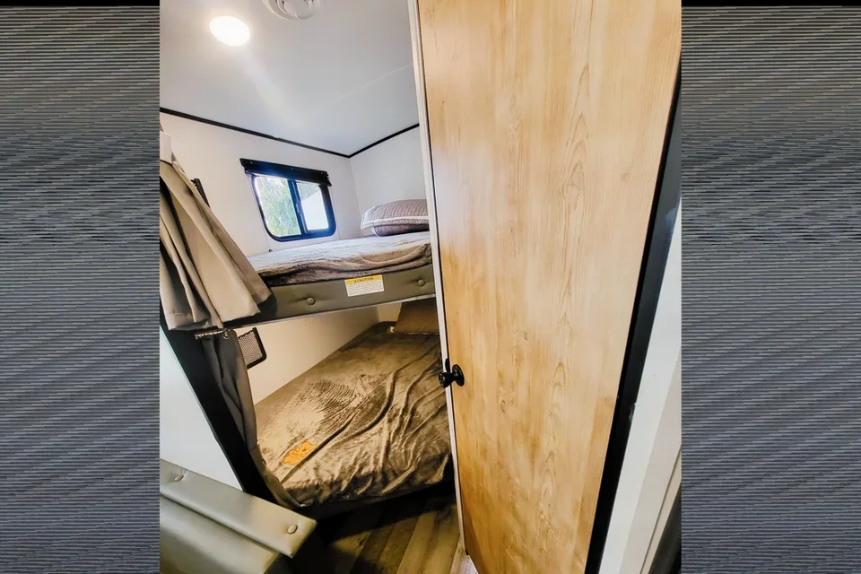 Rv Rentals Way Of Life's Spacious and reliable family sized, New Springdale Travel Trailer 260BHSWE S1