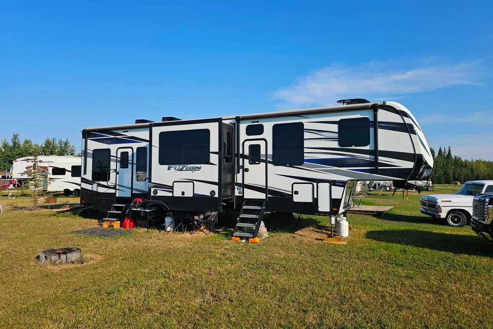 Conrad's Keystone Fusion Fifth Wheel