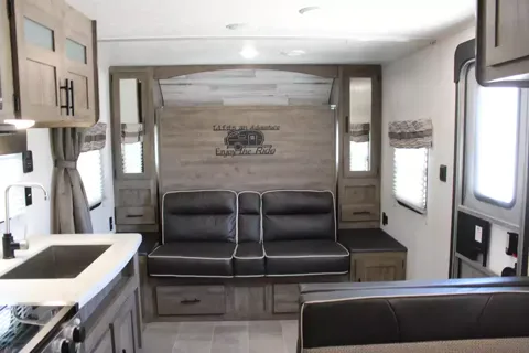 Super light Palomino Puma XLE Travel Trailer