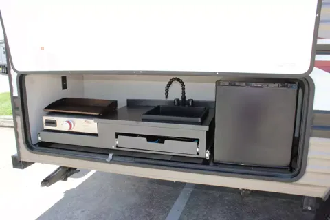 Super light Palomino Puma XLE Travel Trailer