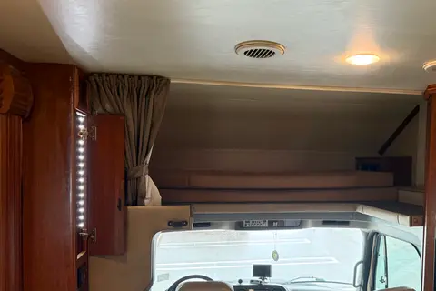 Incredible Dynamax Force HD 37BH Super Class C Bunkhouse