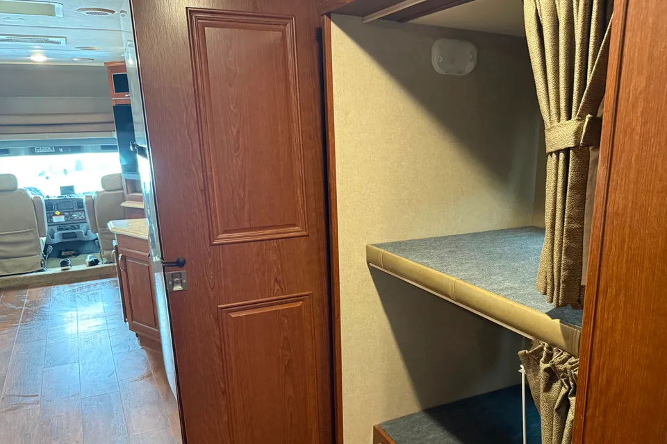 Incredible Dynamax Force HD 37BH Super Class C Bunkhouse