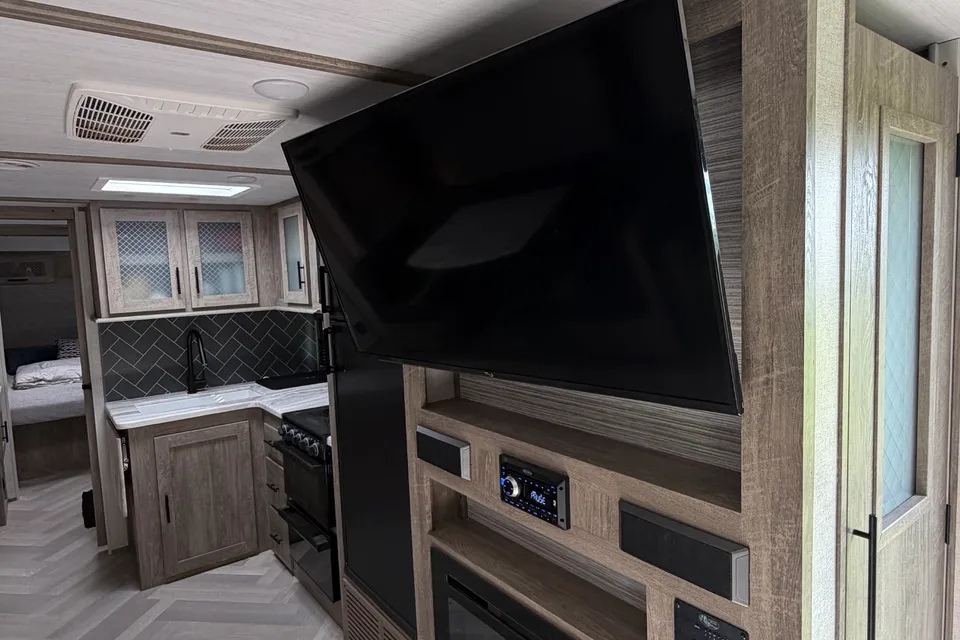 Victor's Forest River Hemisphere 29X BHL30 Travel Trailer