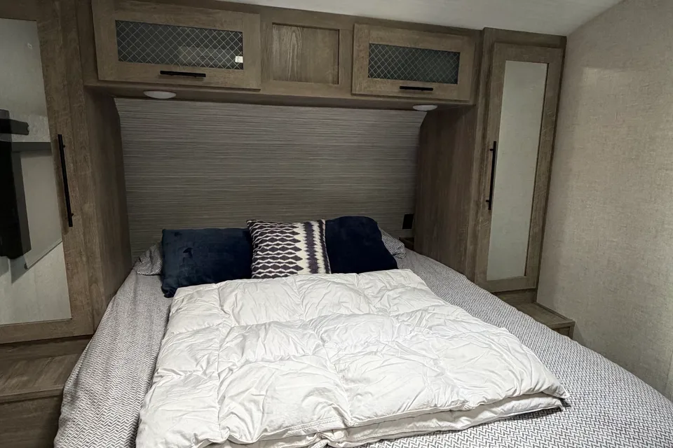 Victor's Forest River Hemisphere 29X BHL30 Travel Trailer