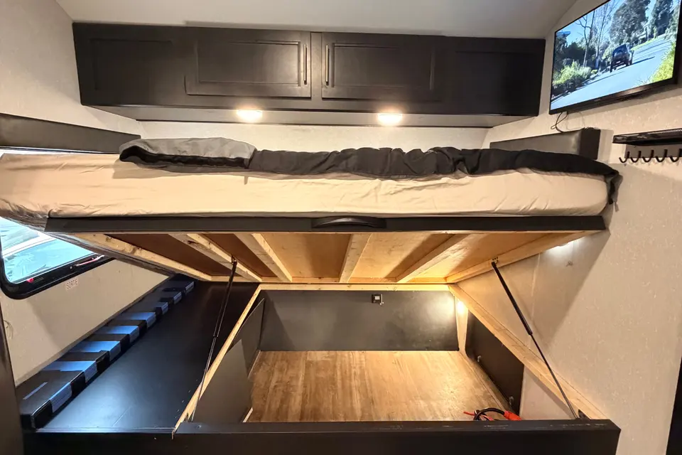 Airbnb on Wheels 🚐 | Premium Wolf Pup 17JG | Sleeps 6 | Blackstone Grill & Luxury Upgrades 🇨🇦