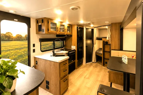 🐺 Sugar Wolf 🐺 Dual Entry • Double Bunks • Slide-Out • Sleeps 8