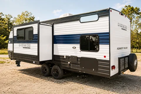 🐺 Sugar Wolf 🐺 Dual Entry • Double Bunks • Slide-Out • Sleeps 8