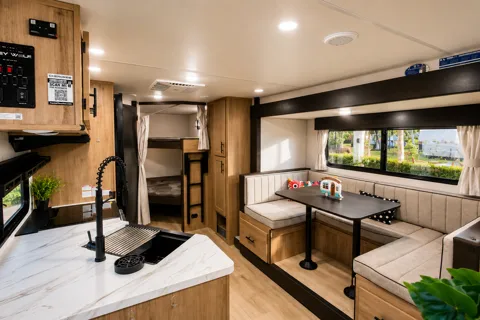 🐺 Sugar Wolf 🐺 Dual Entry • Double Bunks • Slide-Out • Sleeps 8