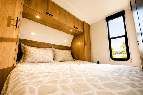 🐺 Sugar Wolf 🐺 Dual Entry • Double Bunks • Slide-Out • Sleeps 8