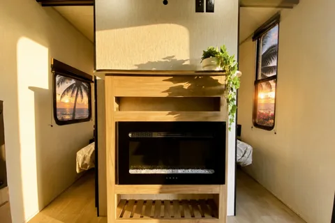 🐺 Sugar Wolf 🐺 Dual Entry • Double Bunks • Slide-Out • Sleeps 8