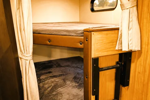 🐺 Sugar Wolf 🐺 Dual Entry • Double Bunks • Slide-Out • Sleeps 8