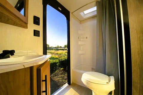 🐺 Sugar Wolf 🐺 Dual Entry • Double Bunks • Slide-Out • Sleeps 8