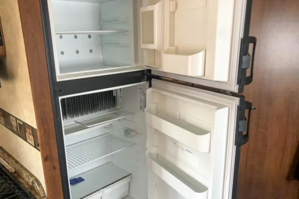 Christina's Gulfstream INNSBRUCK SUPREME Travel Trailer