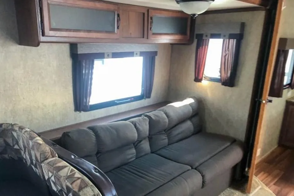 Christina's Gulfstream INNSBRUCK SUPREME Travel Trailer