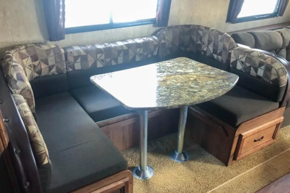 Christina's Gulfstream INNSBRUCK SUPREME Travel Trailer