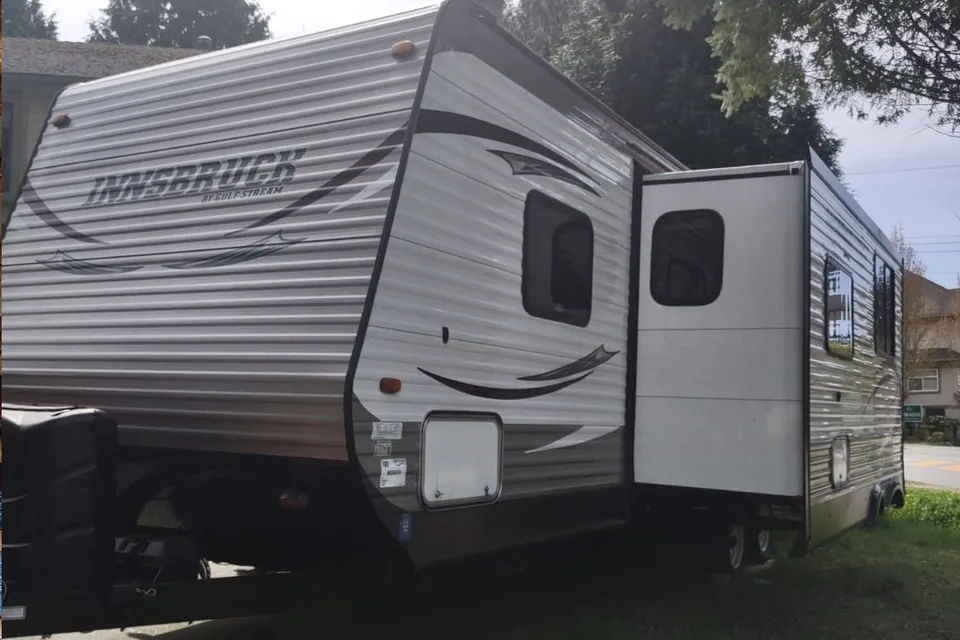 Christina's Gulfstream INNSBRUCK SUPREME Travel Trailer