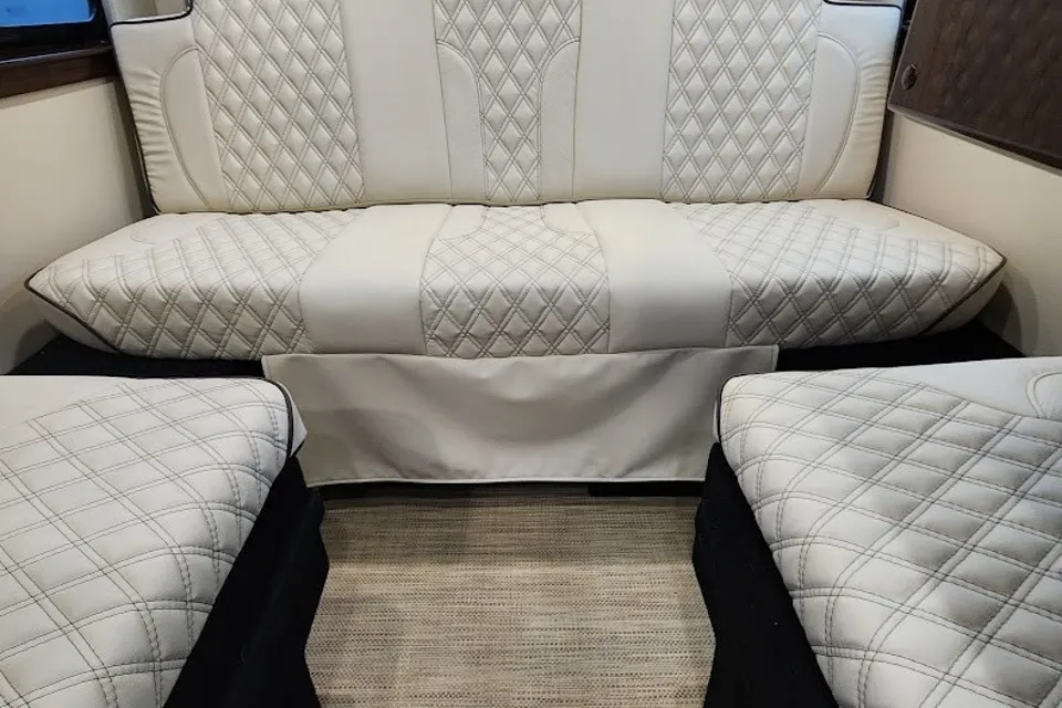 2023 Midwest Patriot FD2 – Ultimate Luxury Touring Coach
