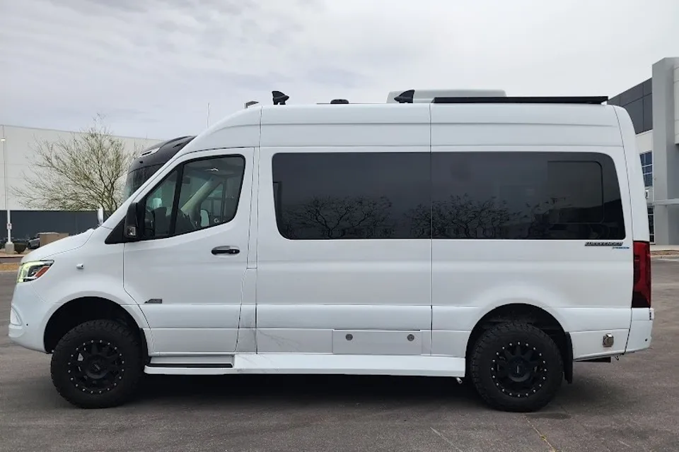 2023 Midwest Patriot FD2 – Ultimate Luxury Touring Coach