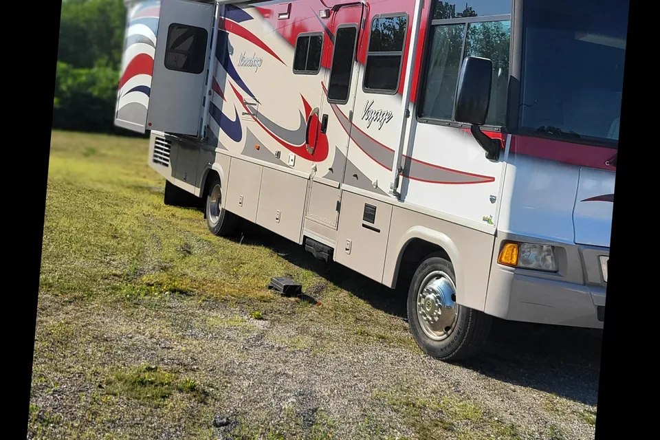 Squibbies Winnebago Voyage Class A