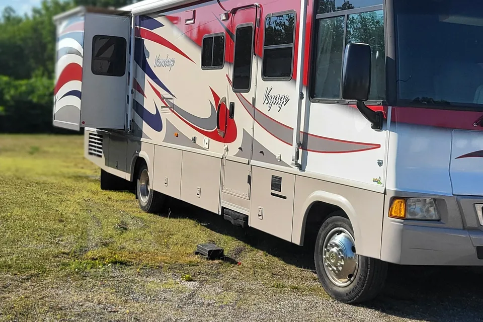 Squibbies Winnebago Voyage Class A