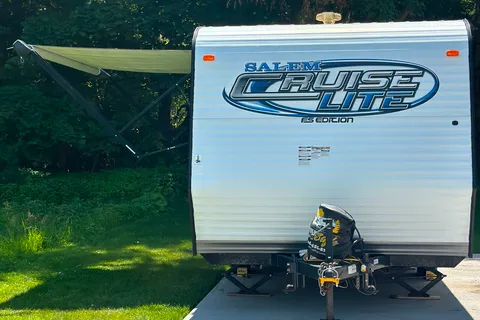 JJ’s weekender - Salem Cruise lite travel trailer