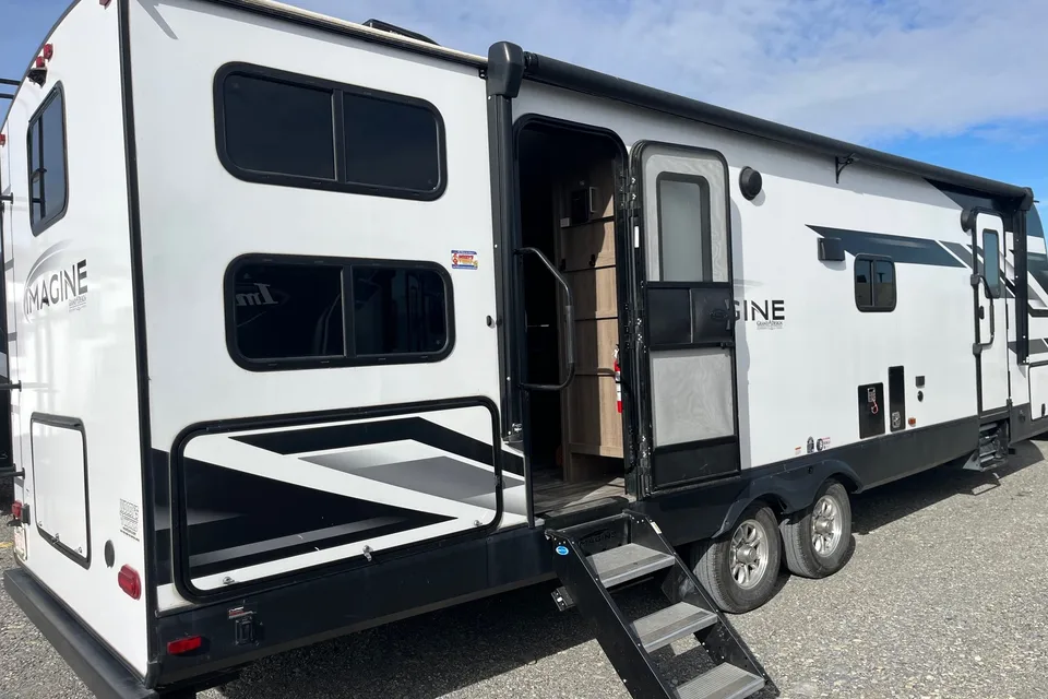 Mike's Grand Design Imagine 2910BH Travel Trailer