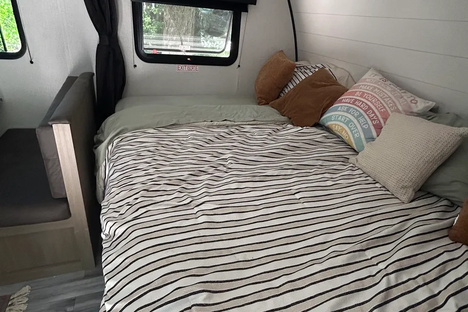 Jennifer's Jayco Baja Edition SLX Travel Trailer