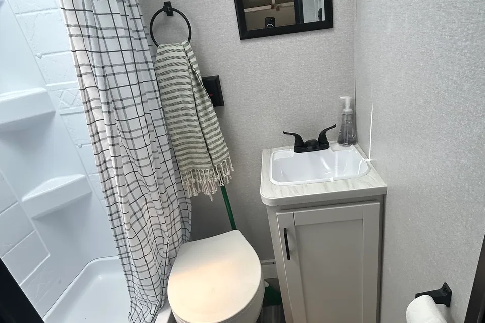 Jennifer's Jayco Baja Edition SLX Travel Trailer