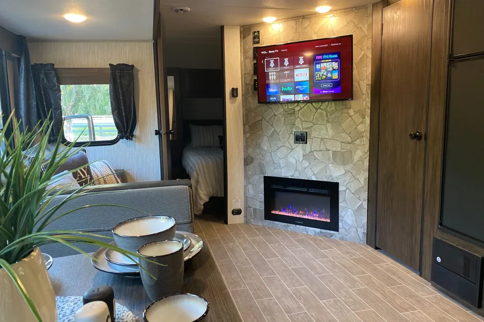 Memory Maker - Delivery and Set Up Offered - 2021 Trailer 