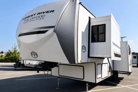 Forest River Wildwood Heritage Glen Fifth Wheel