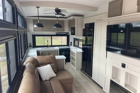 Forest River Wildwood Heritage Glen Fifth Wheel