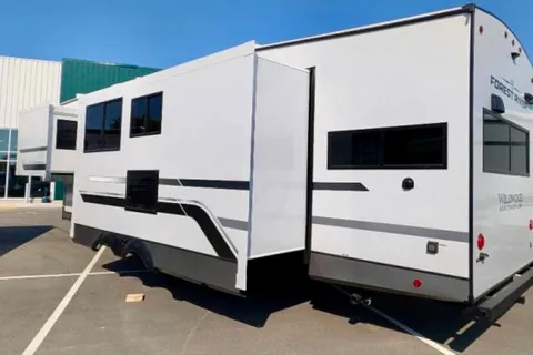 Forest River Wildwood Heritage Glen Fifth Wheel